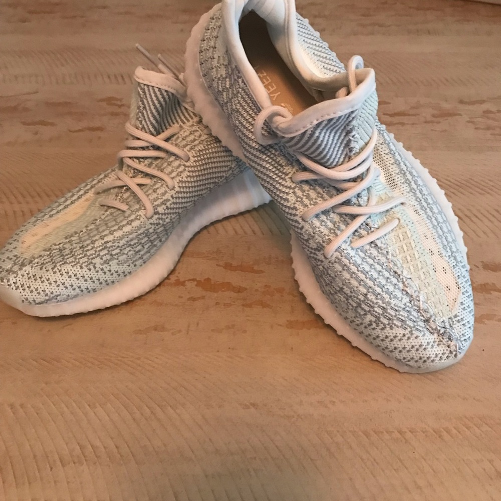 Addidas Yeezy Woman’s Size 6